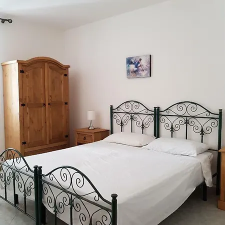 Casa Lucia 아파트 레우카